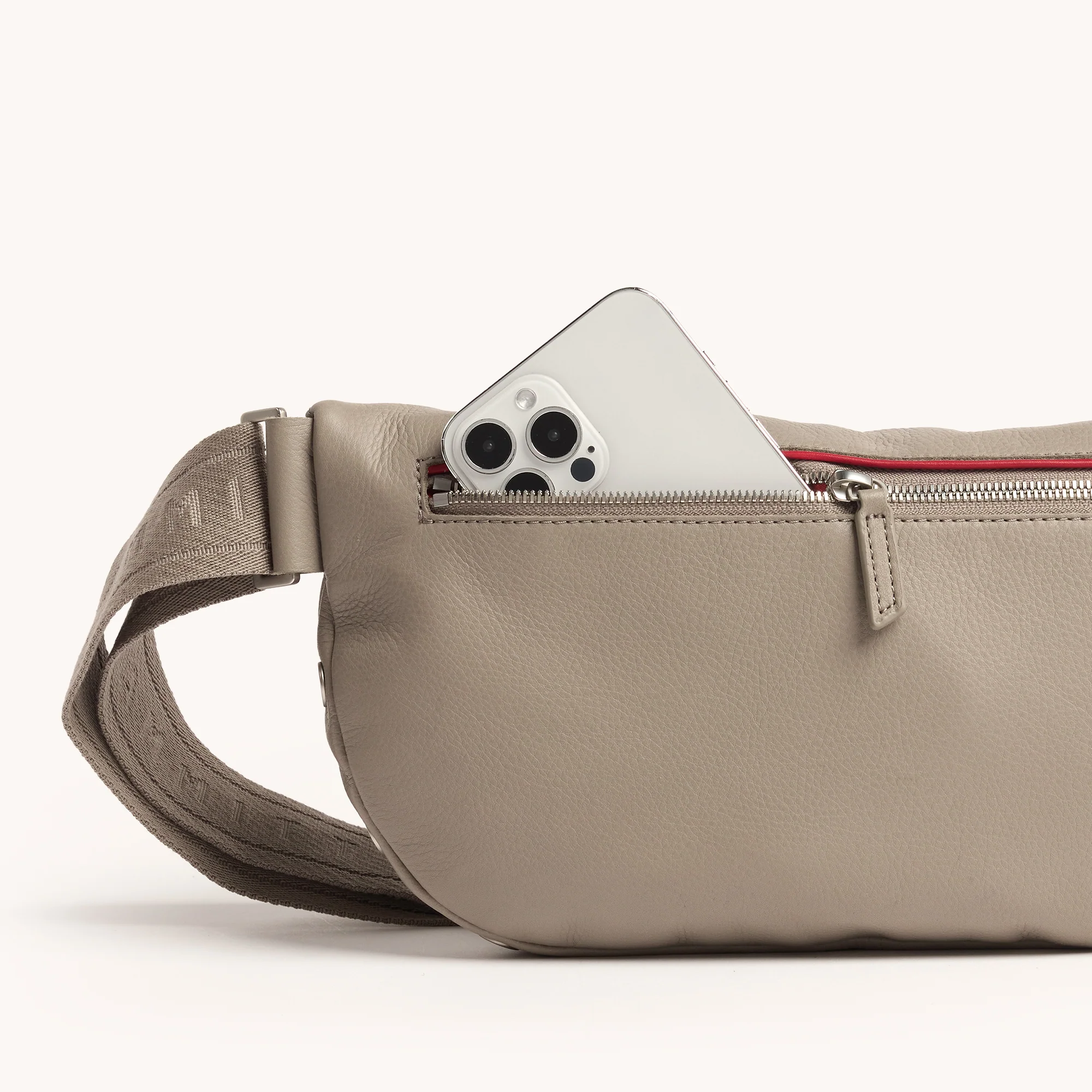 Charles Crossbody | Pewter Pebble/Brushed Silver | Lrg - Image 4