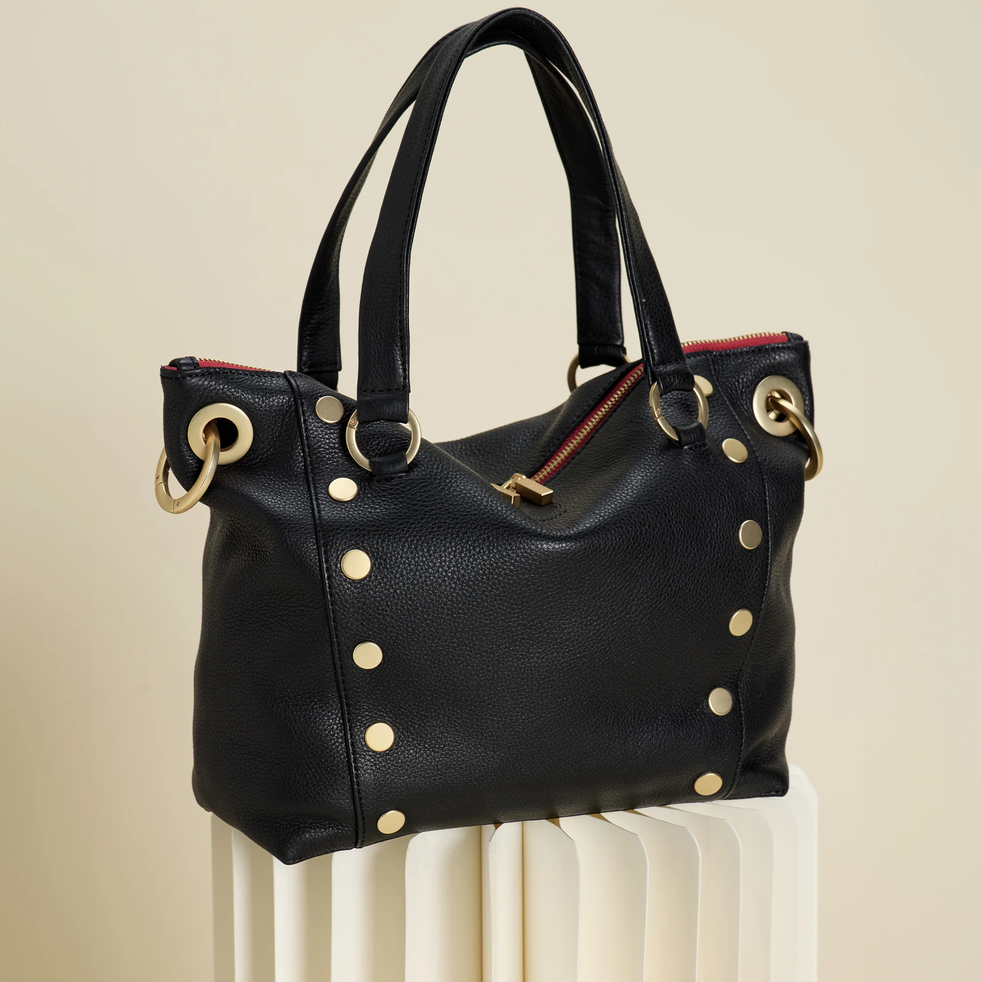 Daniel | Black/Brushed Gold Red Zip | Med - Image 4