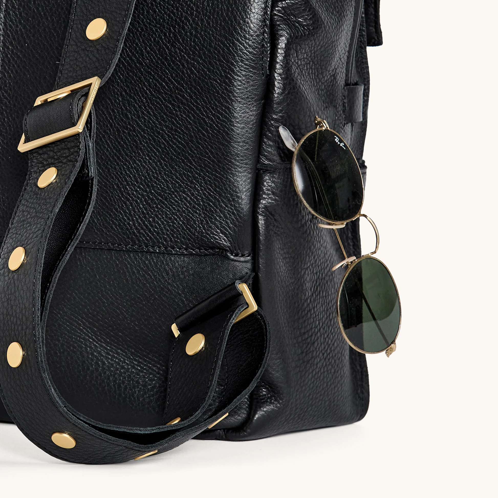 Montana Backpack | Black/Brushed Gold Red Zip | XL - Image 3