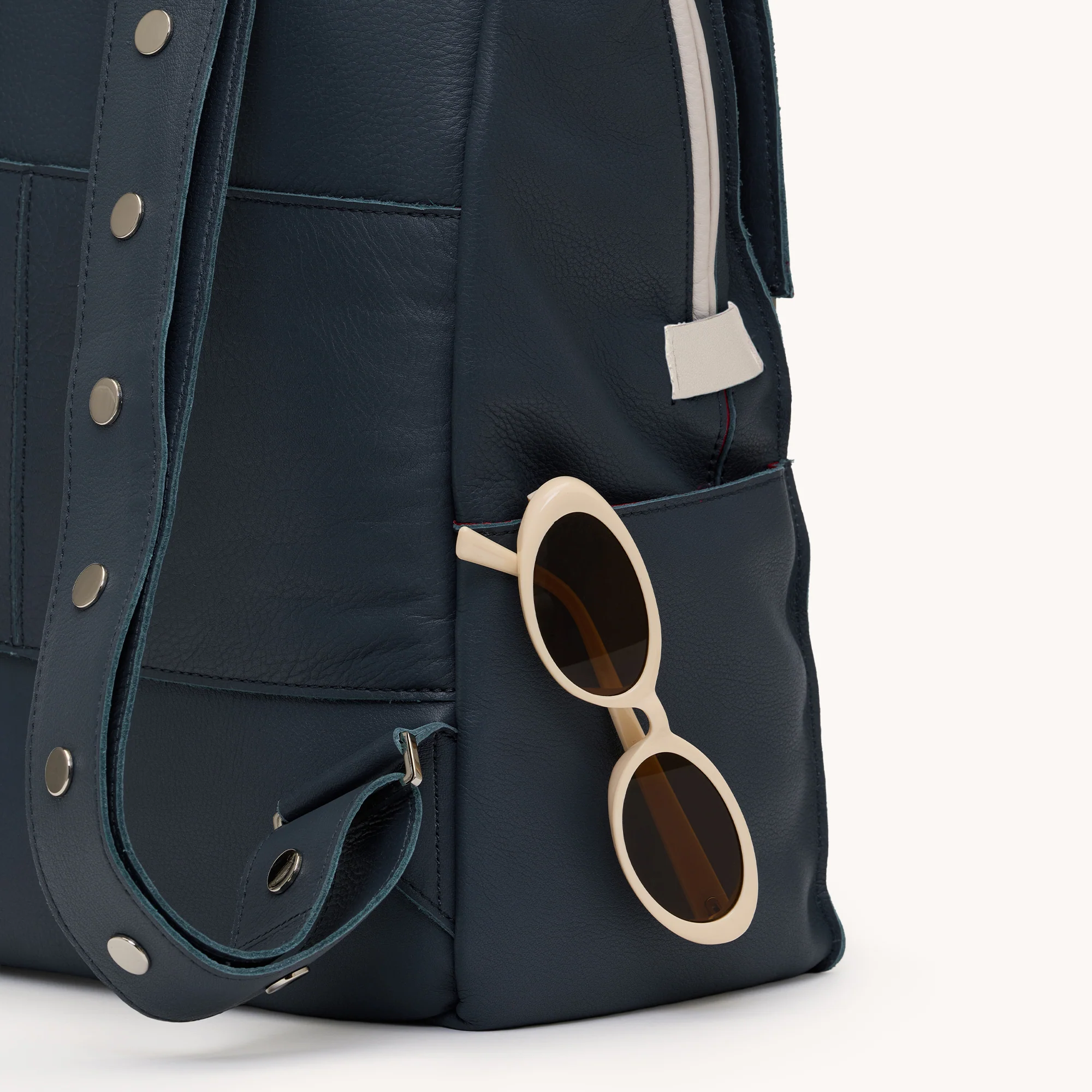 Montana Backpack | Nautical Navy/Silver | XL - Image 4