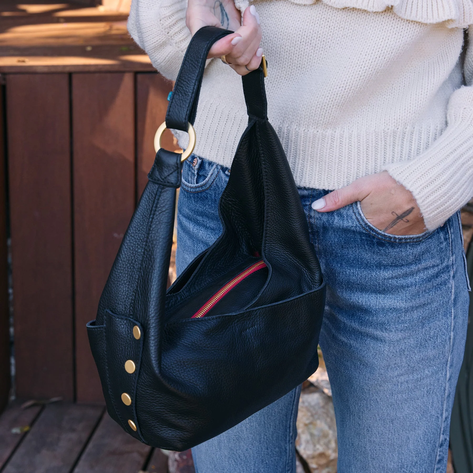 Tom Zip | Black/Brushed Gold Red Zip | Med - Image 4