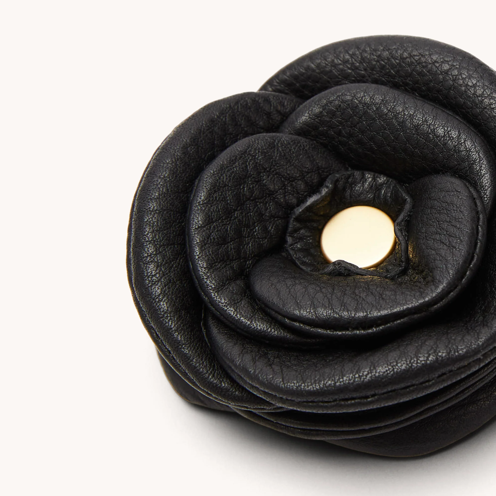 Vince Floral Charm | Black/Brushed Gold - Image 5